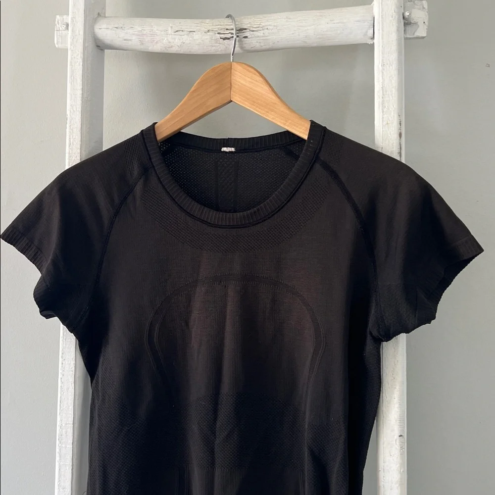 Lululemon Athletica Swiftly Classic Black Short-Sleeve Women's Tee medium - Picture 3 of 9